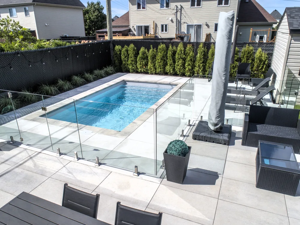 Aménagement piscine creusée en fibre de verre Mova – Piscine mova inspiration 2