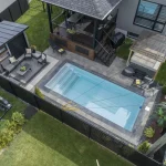 Piscine creusée en fibre de verre Mova, modèle 11x23