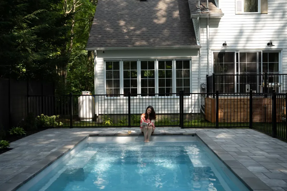Piscine 12x24 à fond plat - Loup gris