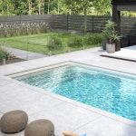 Piscine creusée en fibre de verre Mova, modèle 11x19, finition Diamant couleur Mova